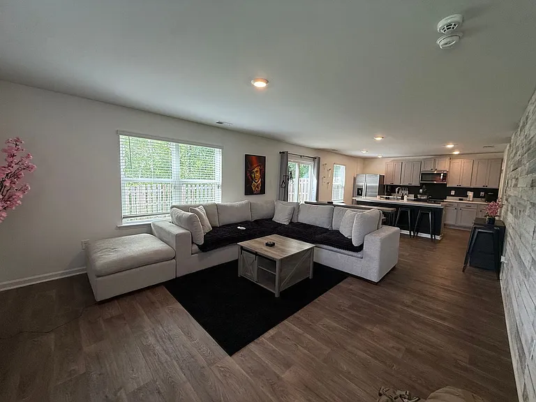386 High Ridge Ct — Photo 5