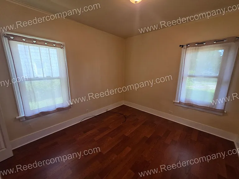 4937 Cedar Ave — Photo 10