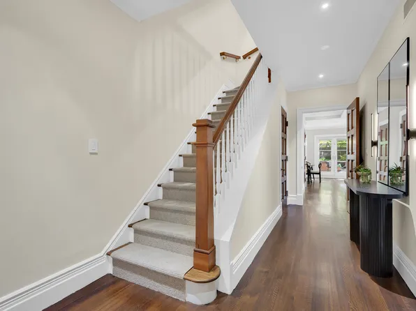 330 East 51st Street image 9 of 25