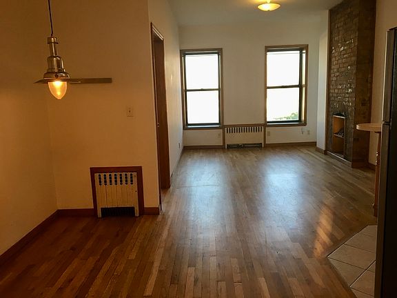 3rd image of 297 Kingsland Ave APT 3