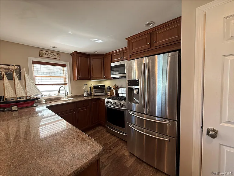 560 W Chester St #LOWER — Photo 6