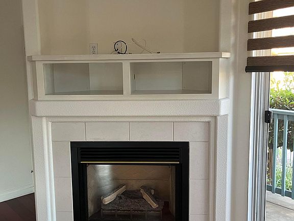 2nd image of 914 Camino De La Reina Unit 45