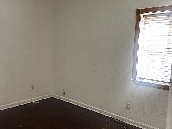 2nd image of 390 Monroe St #2