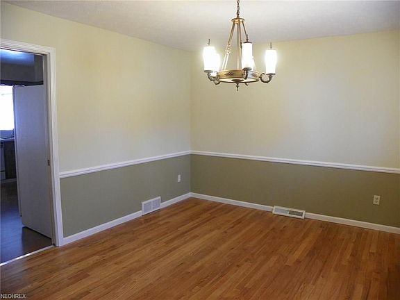 4th image of 1011 Chatham Pl