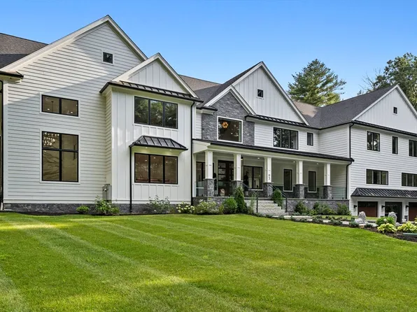 93 Maynard St, Northborough, MA 01532