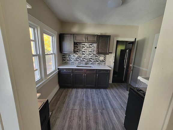 2nd image of 2215 Chesterland Ave #2