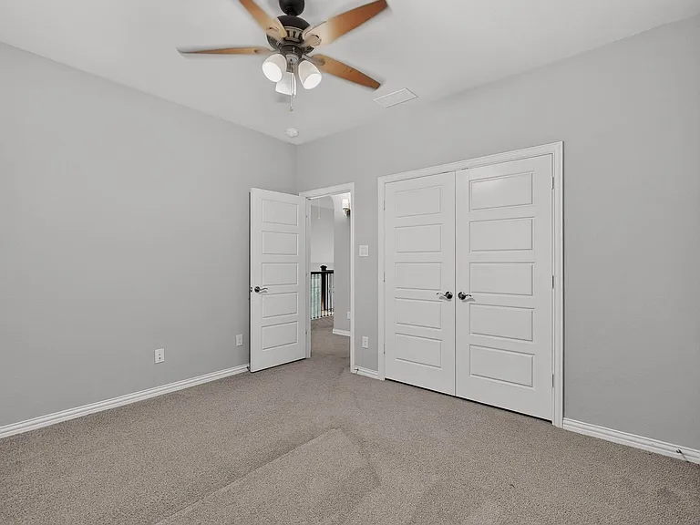 8261 Kentland Dr — Photo 29