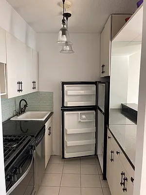 Rented by R New York | media 17