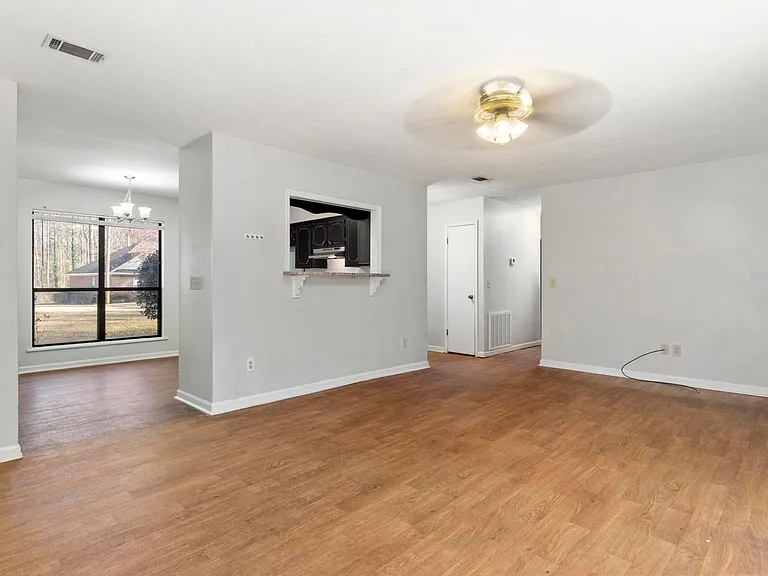 233 N Cedarbrook Dr — Photo 4