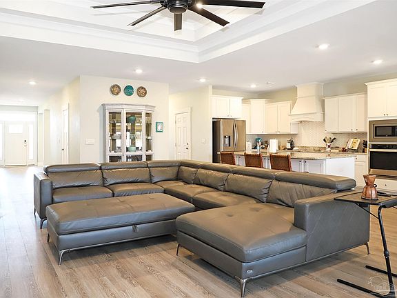 2nd image of 3401 Southwind Dr