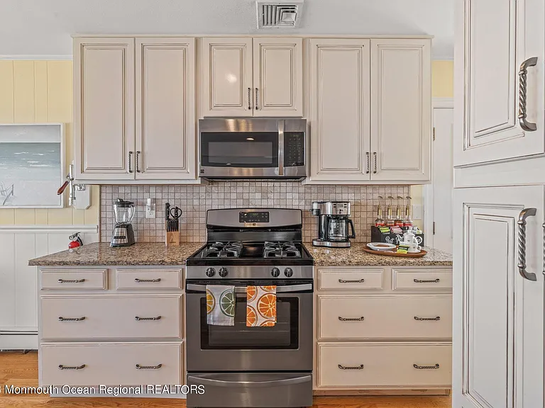1404 Oceanfront #UPPER — Photo 16