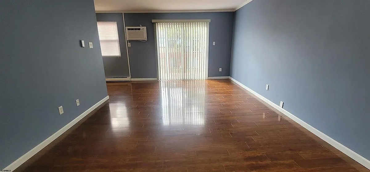 1 bed, 1.0 bath, 579 sqft, $1,600 — Photo 2