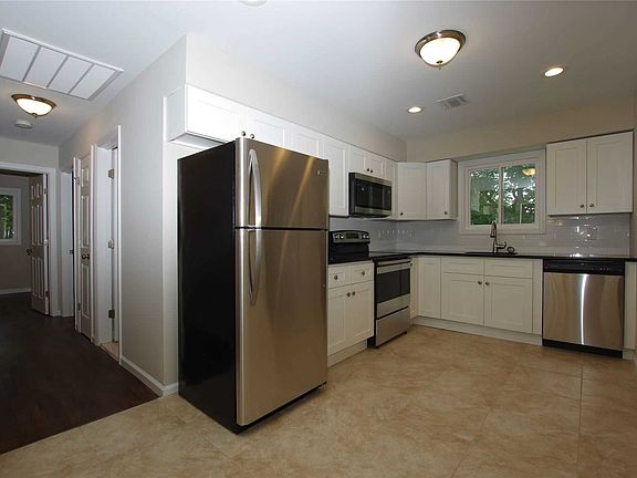 4th image of 255 Avenue C