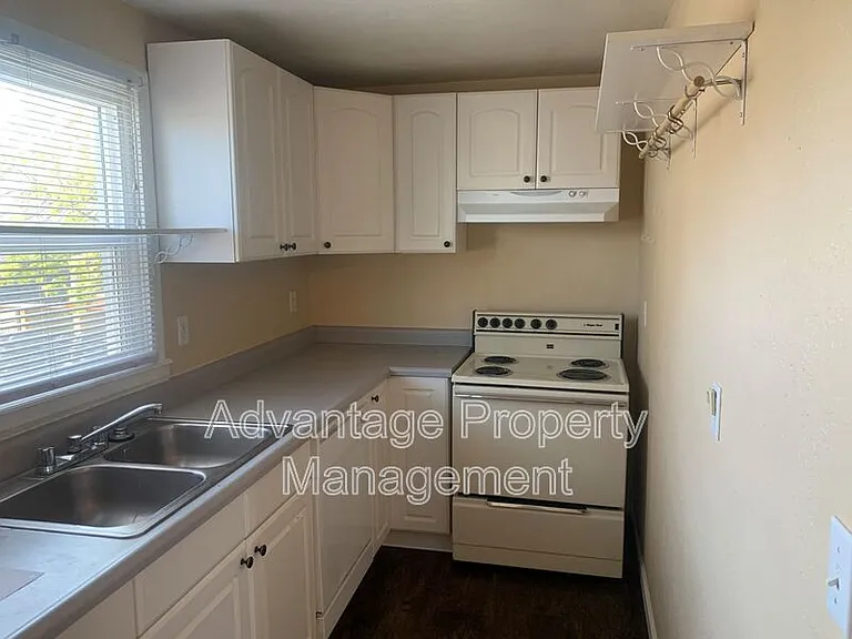 324 Calapooia St SW #1 — Photo 6