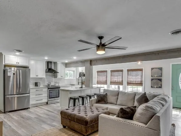 305 22nd Ave N, North Myrtle Beach, SC 29582