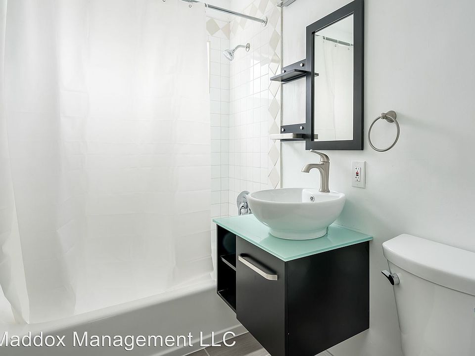 1st image of 1447 W 35th Pl APT 1