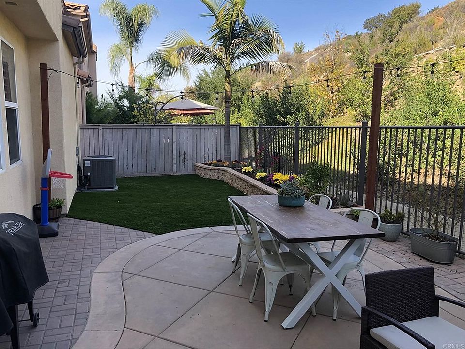 2nd image of 979 Pearleaf Ct
