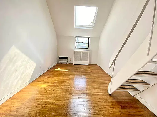 Rented by J PRESTON AND ASSOCIATES INC | media 9