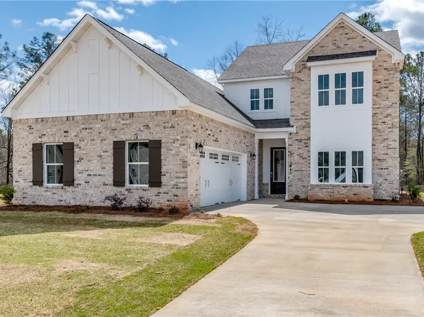 2445 Ridgecrest Dr, Auburn, AL 36830