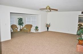5th image of 833 SE 22nd Ave