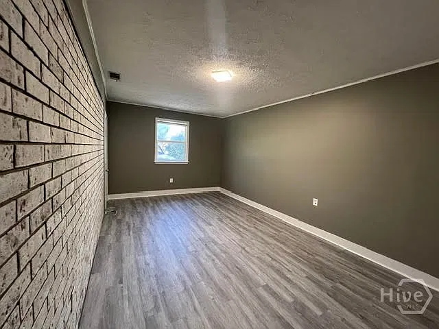 3 bed, 2.0 bath, 1500 sqft, $2,395 — Photo 3
