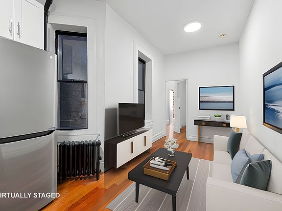 2nd image of 144 W 109th St APT 4R