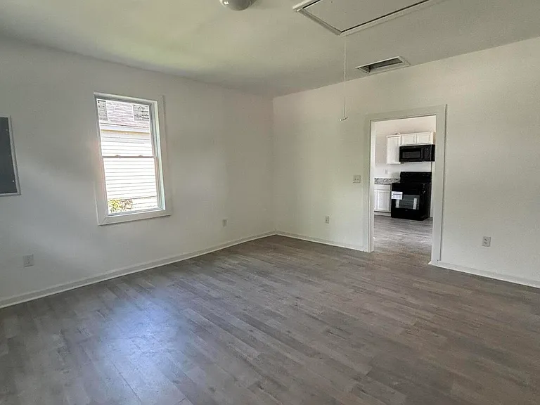 1744 Hicks St — Photo 6