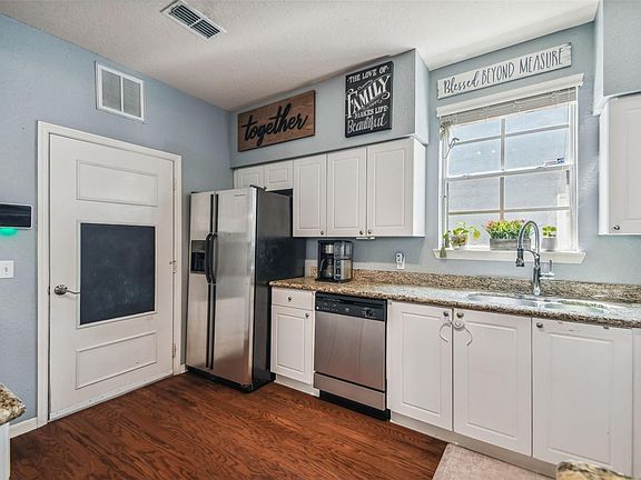 5th image of 4006 Foxtail Palm Ct