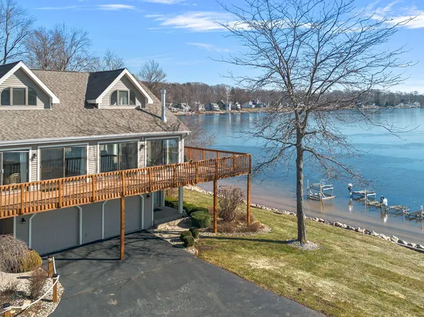 5795 Beech Ave APT 30, Coloma, MI 49038