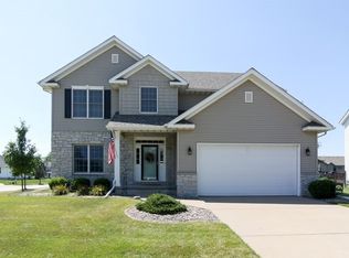 1620 Green Bay Ct, Davenport, IA 52804