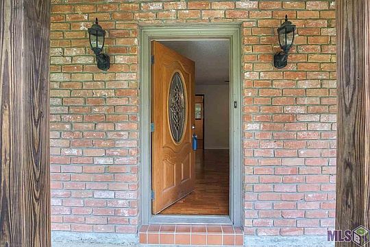 5th image of 34724 Gravesbriar Dr