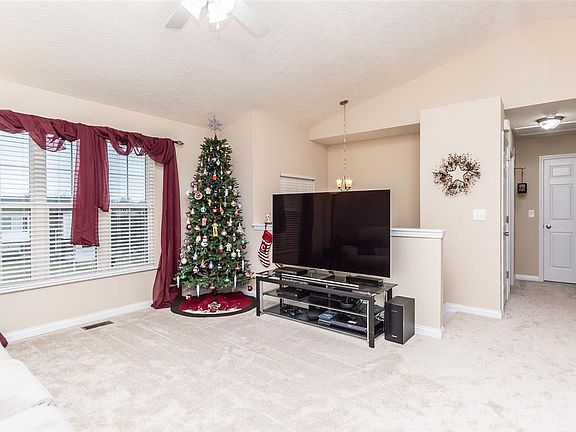 2nd image of 329 Rocky Pointe Ct