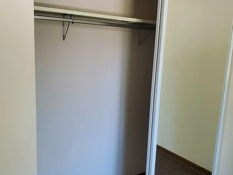 3405 Winston Dr — Photo 10
