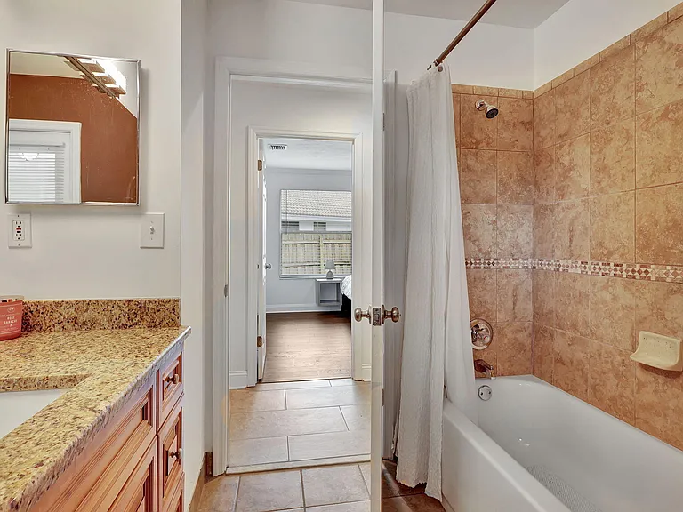 13805 Sheffield St — Photo 27