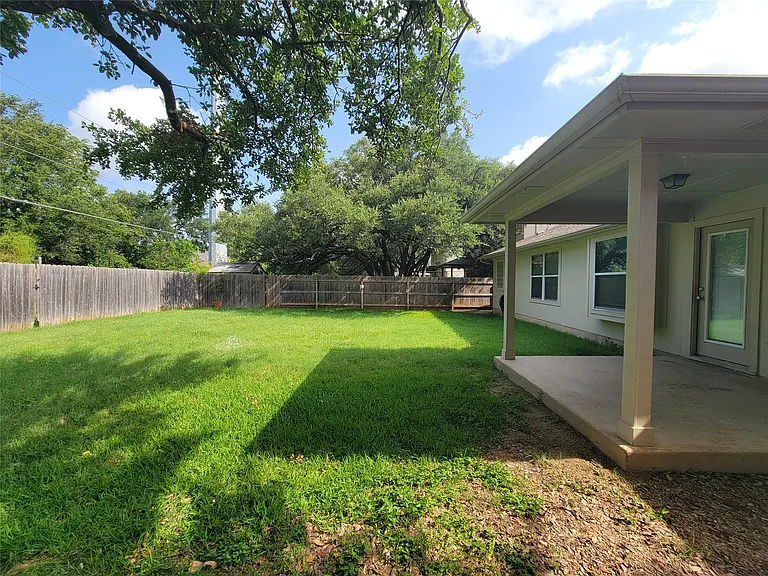 3307 Saint Genevieve Dr — Photo 21
