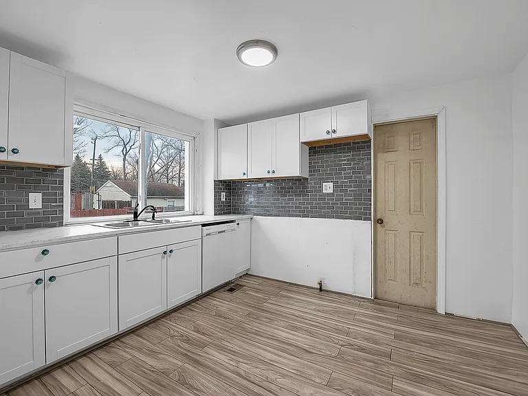 25439 New York Ave — Photo 16