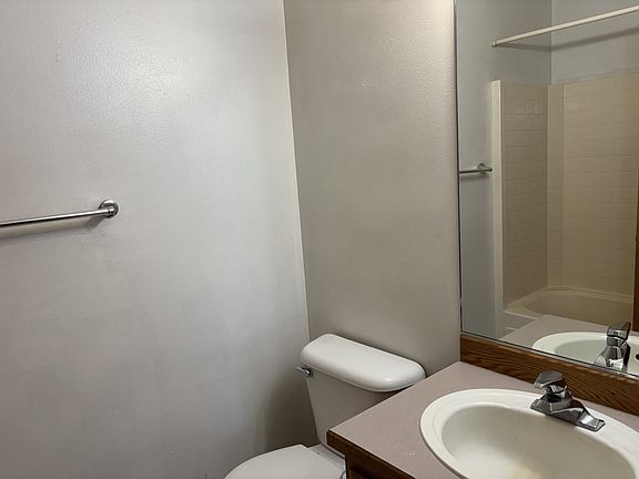 5th image of 7302-7304 W Yakima Ave #1