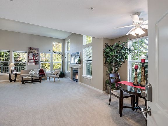 3rd image of 22651 NE Alder Crest Dr #201