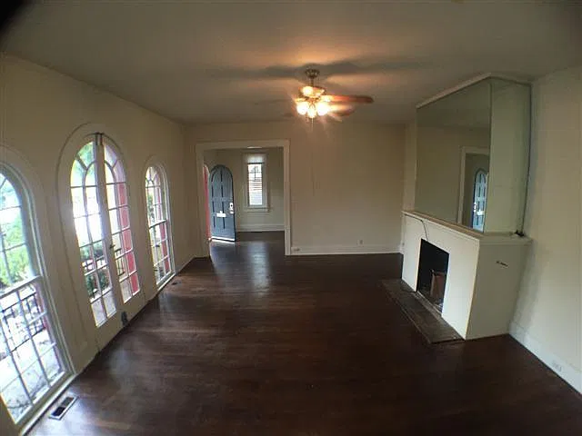 4 bed, 2.0 bath, 1708 sqft, $3,700 — Photo 2