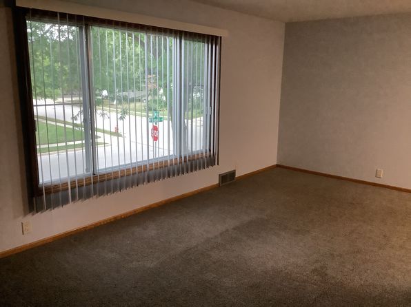 204 Pleasant St APT 3