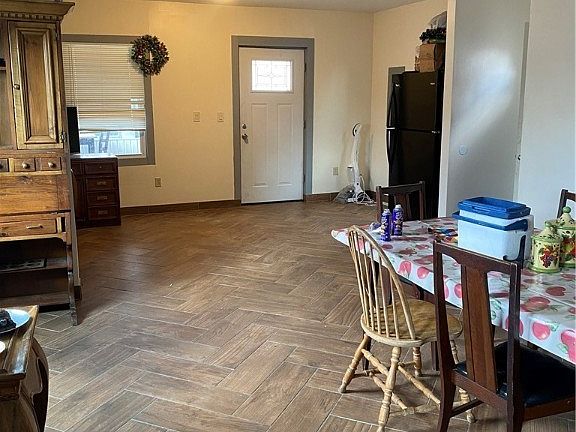 5th image of 369 Argo St