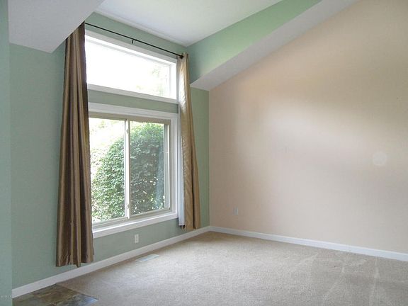 4th image of 1300 Sylvan Ave SE