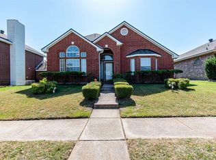 1072 Glencrest Dr, Cedar Hill, TX 75104