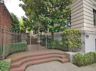2141 NW Davis St APT 404, Portland, OR 97210