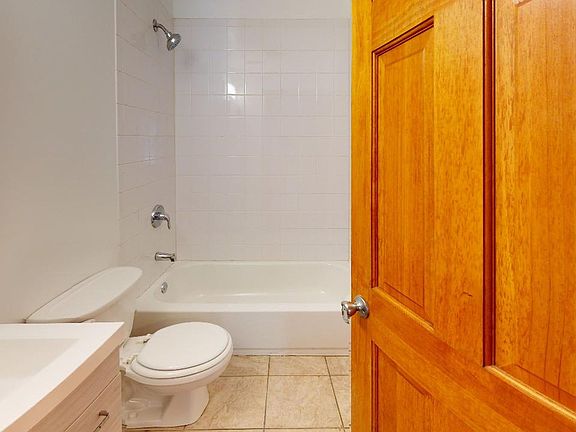 4th image of 1521 N Bosworth Ave #2R