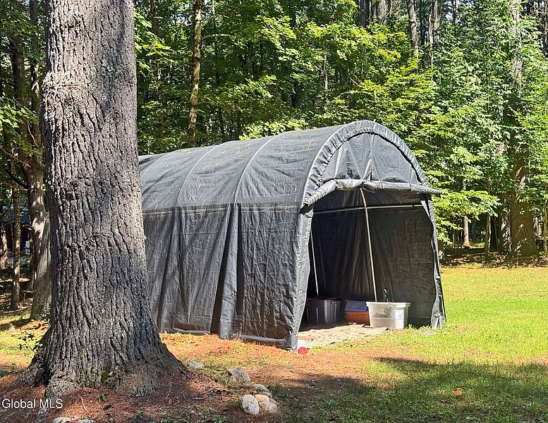 4th image of 95 Northwoods Road