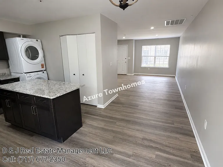 12050-7 School St — Photo 6