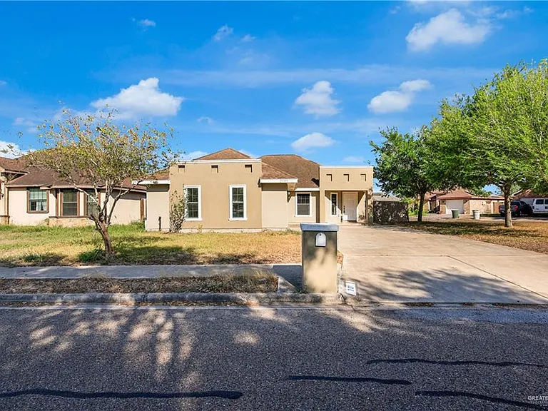 2101 Sunrise Dr — Photo 2