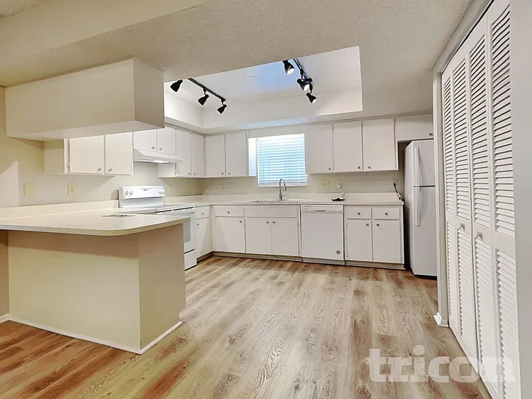 4918 Ithaca Ln — Photo 5