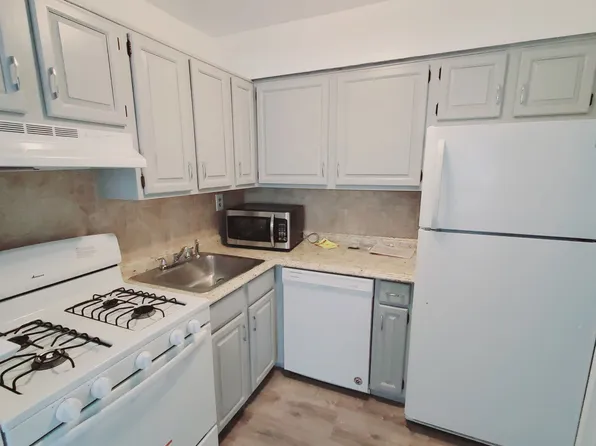 125 Prospect St #1, Stamford, CT 06905